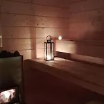 Uusi Hirsimoekki 7 Henkiloelle Inari