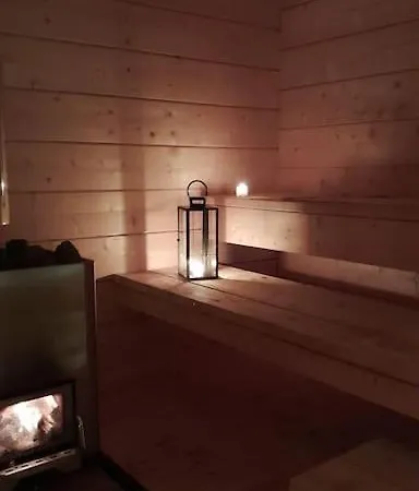 Uusi Hirsimoekki 7 Henkiloelle 伊纳利