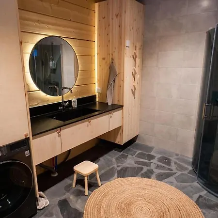 Uusi Hirsimoekki 7 Henkiloelle